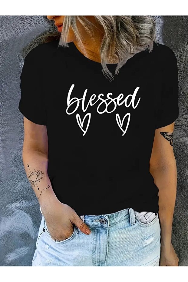 تي شيرت كبير الحجم برقبة دائرية مطبوع عليه Blessed للجنسين