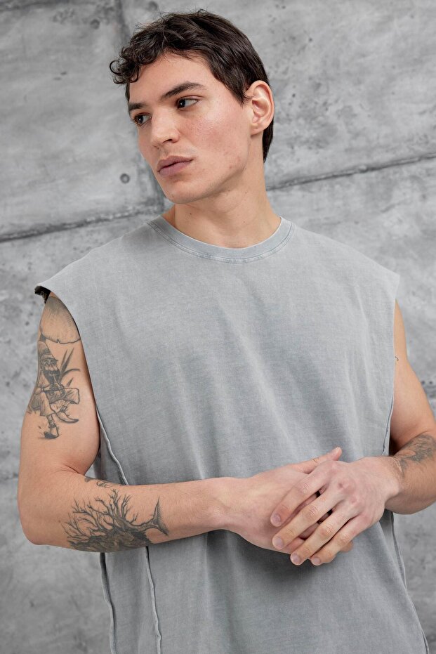 قميص داخلي رمادي مغسول كبير الحجم - 2