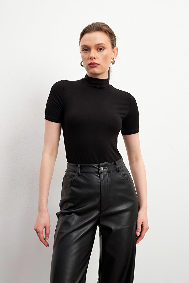 Women's Black Short Sleeve Blouse