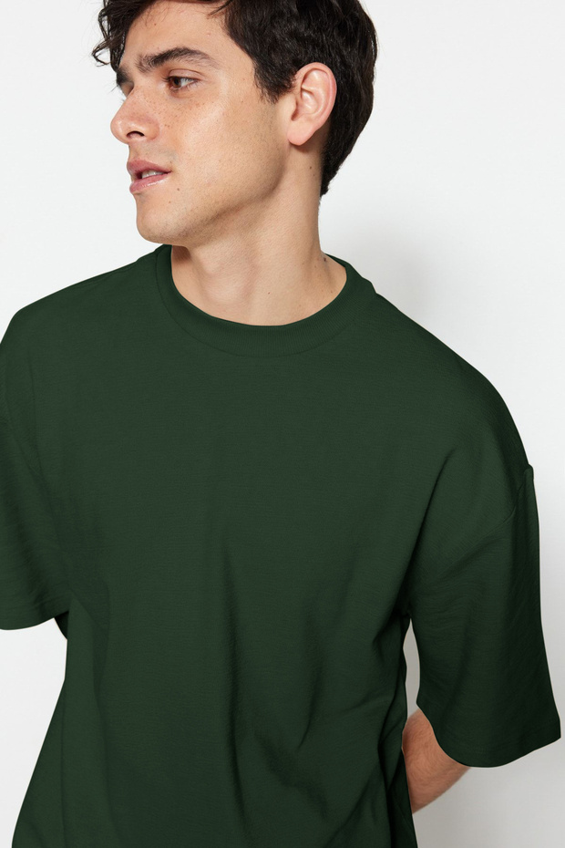 Haki Oversize/Geniş Kesim Etiket İşlemeli Dokulu Tok Kumaş T-shirt TMNSS23TS00074 - 3