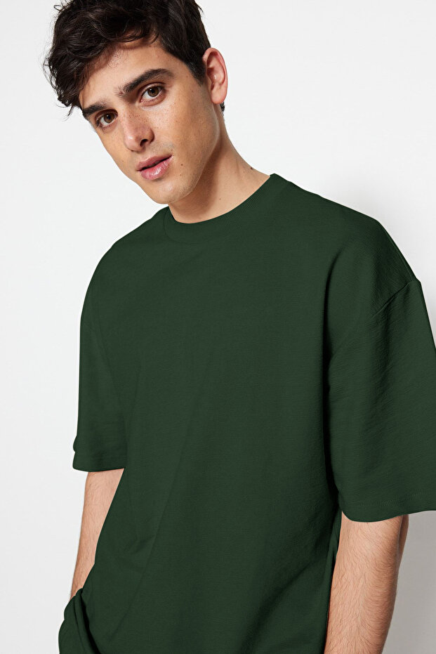Haki Oversize/Geniş Kesim Etiket İşlemeli Dokulu Tok Kumaş T-shirt TMNSS23TS00074 - 5