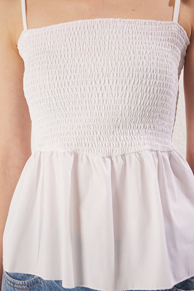 Ekru Pamuklu Poplin Fitted Detaylı Askılı Gipeli Esnek Örme Bluz TWOSS24BZ00393 - 4