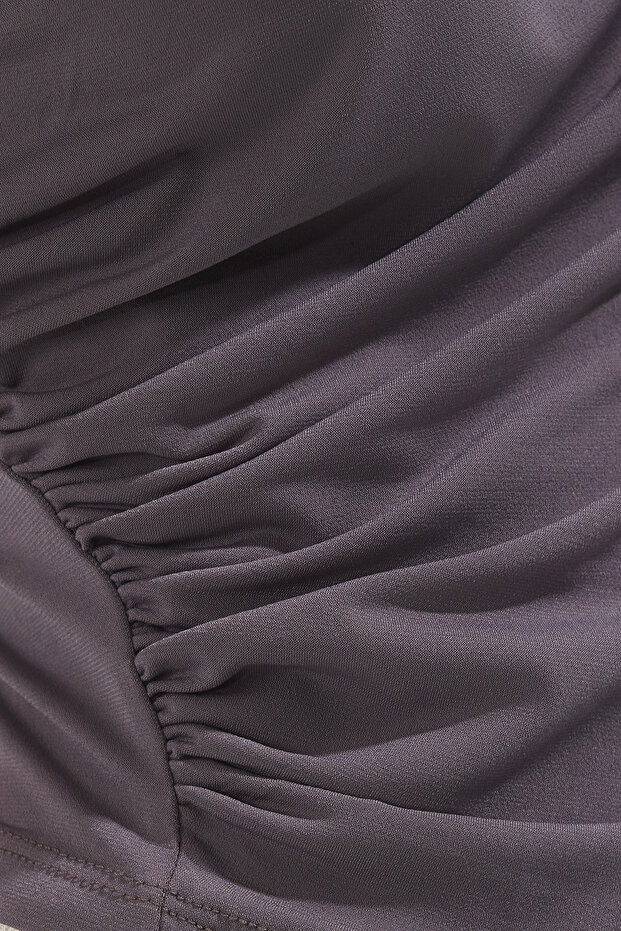 Antrasit Drape Detaylı Fitted/Vücuda Oturan Kısa Kollu Dik Yaka Esnek Örme Bluz TWOSS24BZ00426 - 4