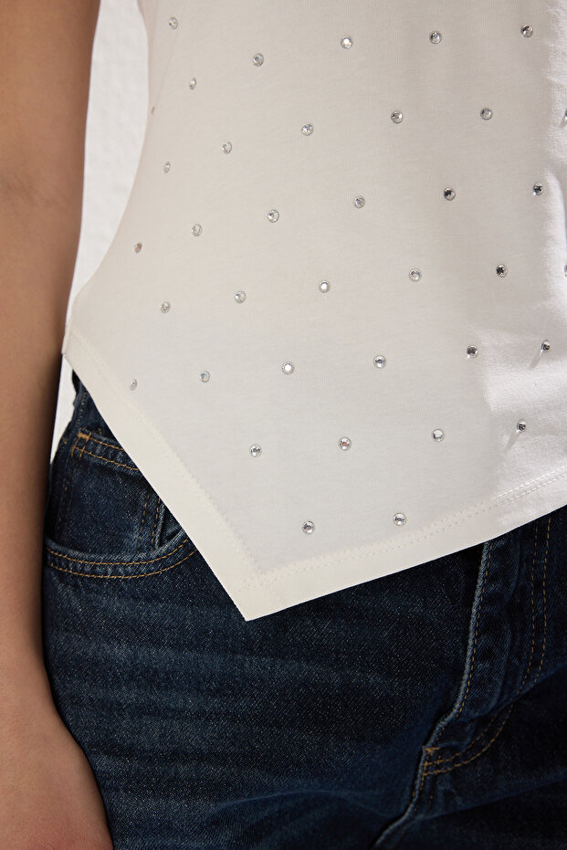 Beyaz Taşlı Asimetrik Fitted/Vücuda Oturan Örme T-shirt TWOSS25BZ00277 - 3