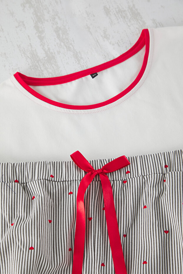 Kırmızı-Ekru Çizgili Kalp Desenli Örme Pijama Takımı TBBSS25AI00045 - 4