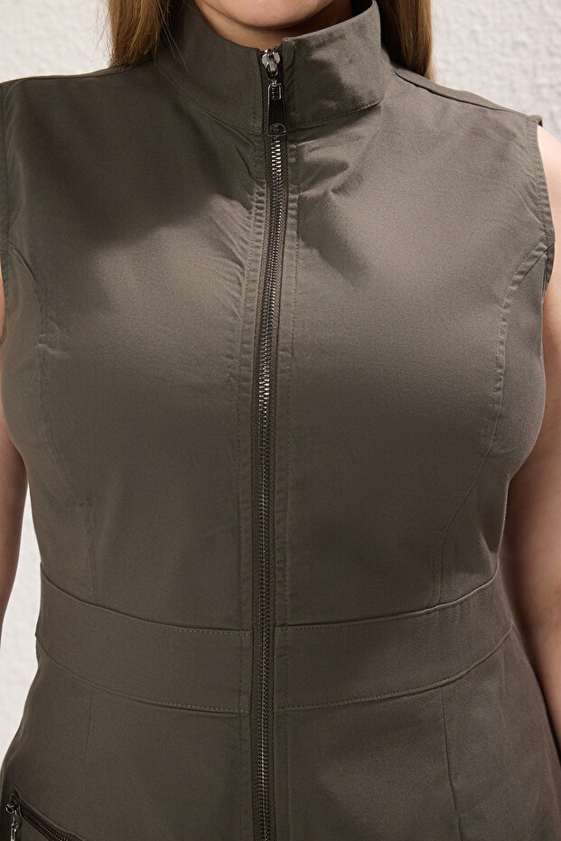 Khaki megfordítható cipzáras mini szőtt nagy méretű ruha TBBSS25AH00112 - 3