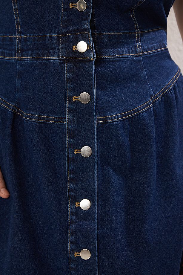 Koyu Mavi Cekey Yaka A-line Denim Büyük Beden Elbise TBBSS25AH00118 - 3