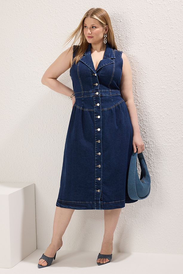 Koyu Mavi Cekey Yaka A-line Denim Büyük Beden Elbise TBBSS25AH00118 - 1