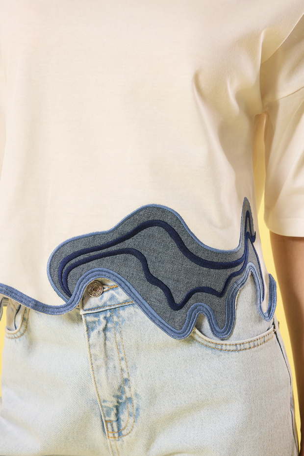 Ekru Dokuma Detaylı Relaxed/Rahat Kalıp Crop Örme Bluz TWOSS25BZ00365 - 3