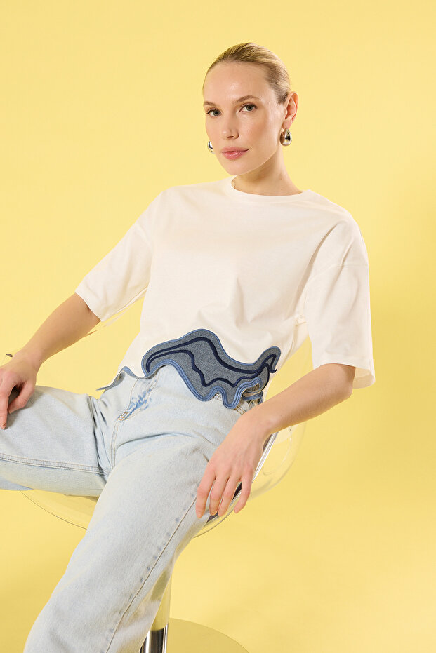 Ekru Dokuma Detaylı Relaxed/Rahat Kalıp Crop Örme Bluz TWOSS25BZ00365 - 1