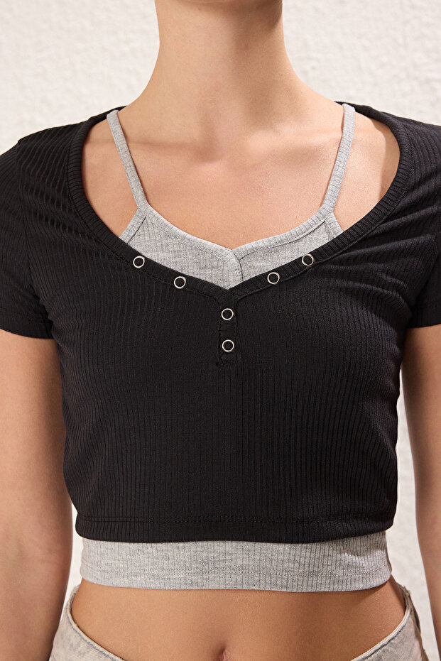 Siyah Çift Kat Detaylı Fitted/Vücudu SaranFitilli Esnek Örme Bluz TWOSS24BZ00102 - 3