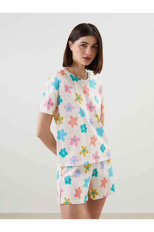 LCW Young Pembe Bisiklet Yaka Çiçekli Kadın Şortlu Pijama Takımı - 2