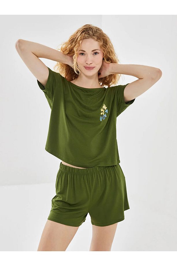 LCW DREAM Yeşil Bisiklet Yaka Nakışlı Kadın Şortlu Pijama Takımı - 1