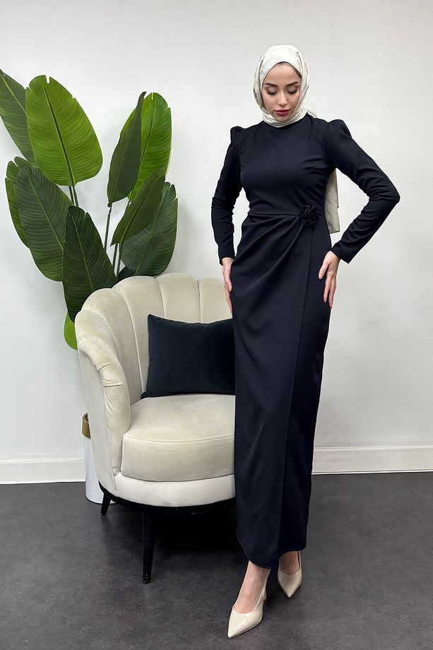 Zümra Model Krep Kumaş Gül Detaylı Elbise - 4