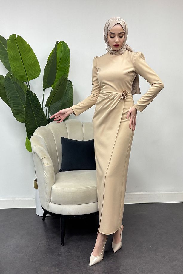 Zümra Model Krep Kumaş Gül Detaylı Elbise - 3