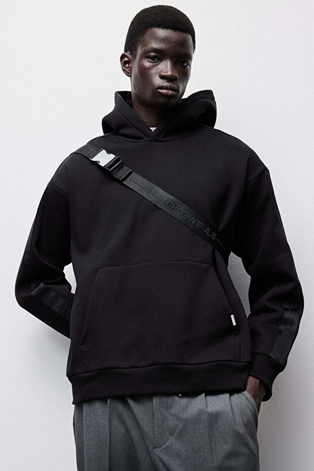 Loose Fit Hoodie with sidestripes - 4