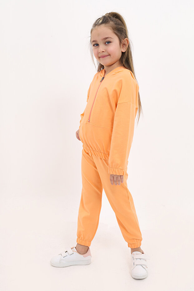 Devojčička trenerka - 2