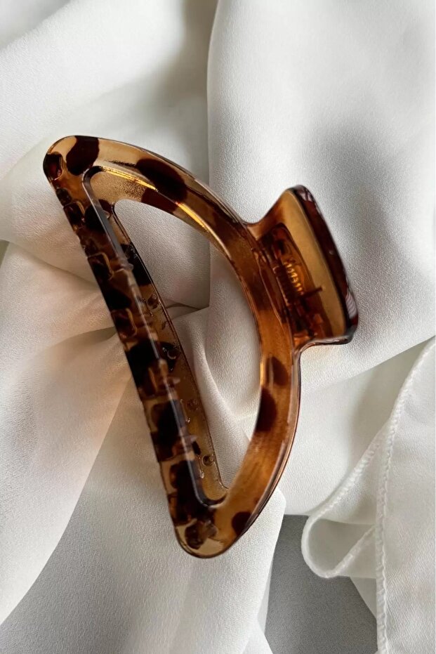 Brown Leopard Patterned Latch Buckle - 2