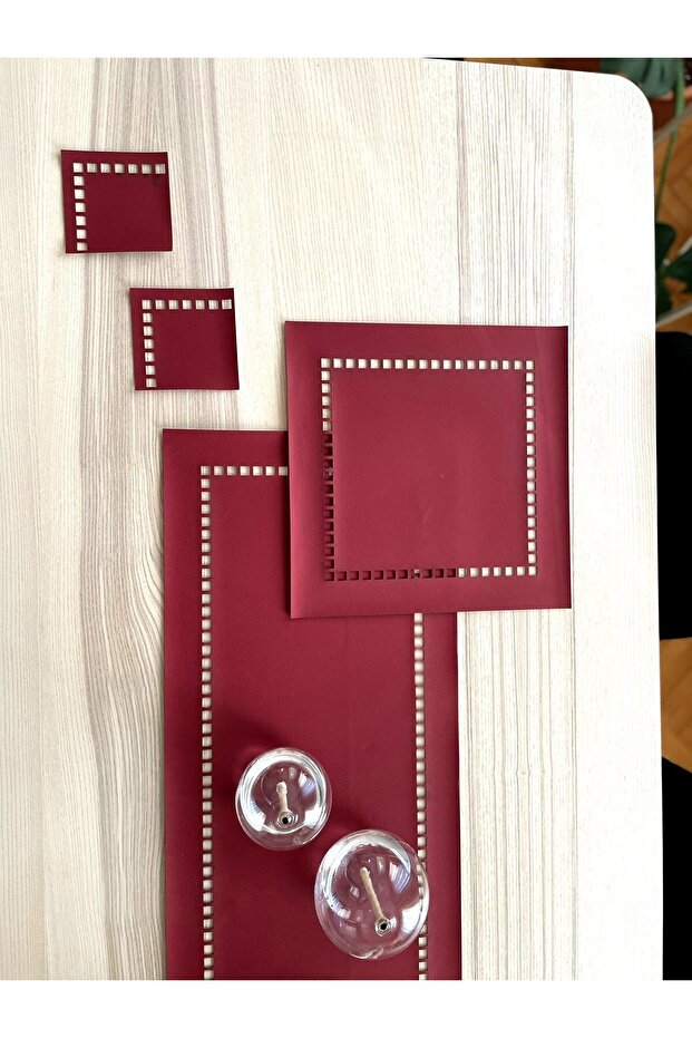 kare desenli runner (bordo) - 1