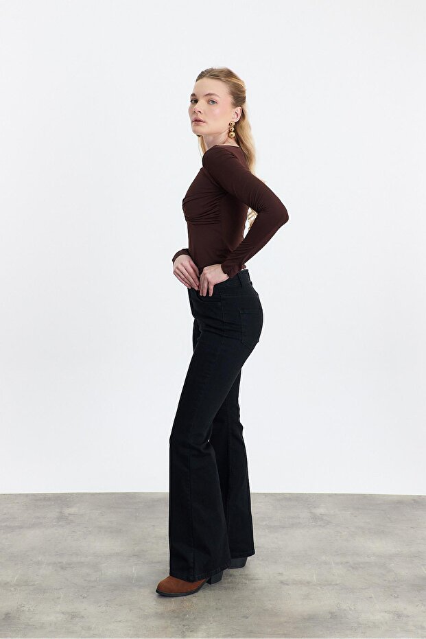 موديل 20178 بلوزة برباط باللون البني - 6