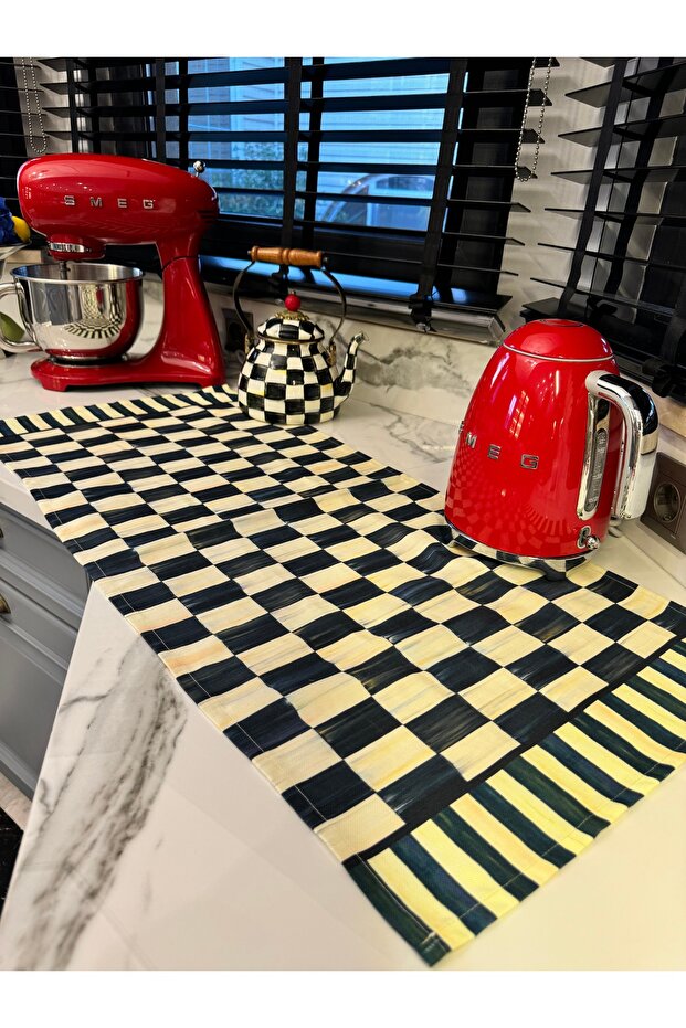 Checkered Model Mini Runner - 3