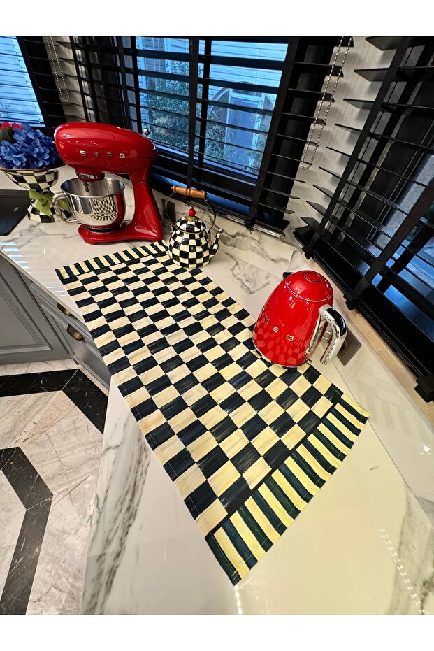 Checkered Model Mini Runner - 1