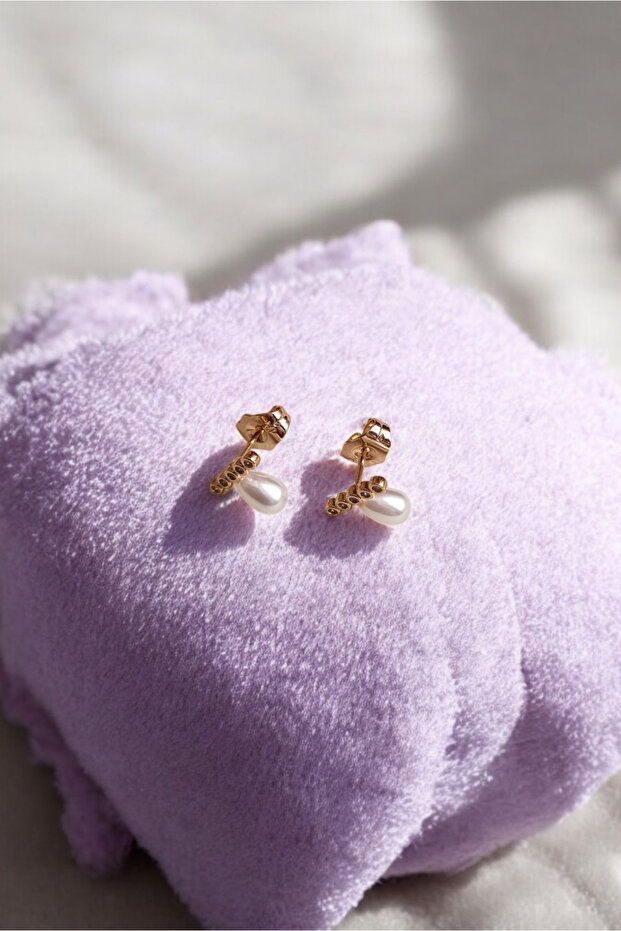 Zircon Stone Detailed Pearl Earrings