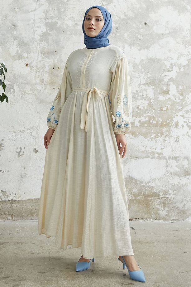 Kolu Nakış İşlemeli Gofre Elbise - Ekru - 5
