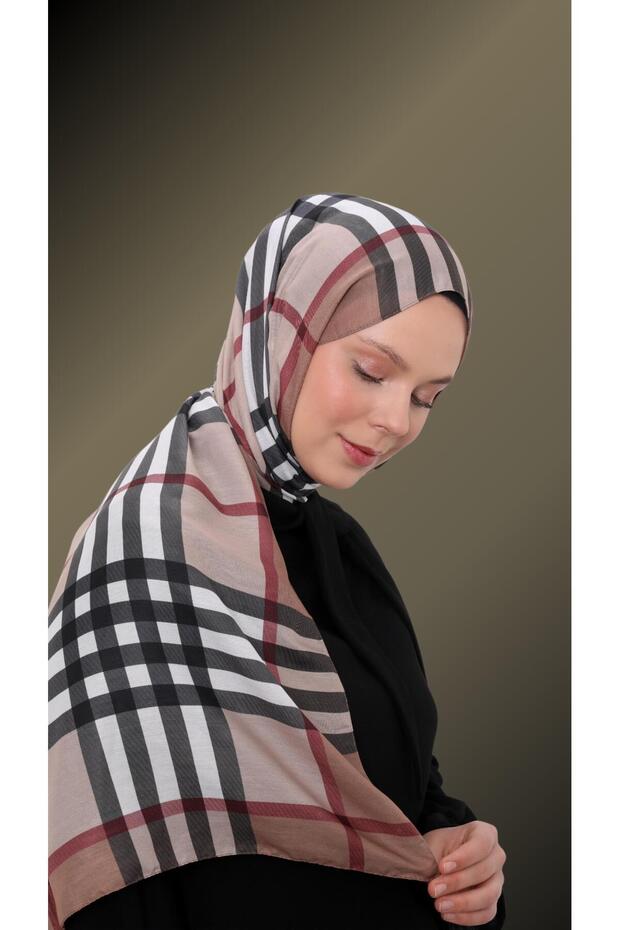 شال قطني ناعم بنمط مربعات منقوشة