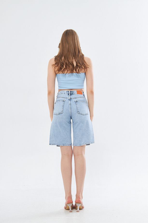 Kadın Yüksek Bel  Paça Yanları Yırtmaçlı Denim Şort - 4