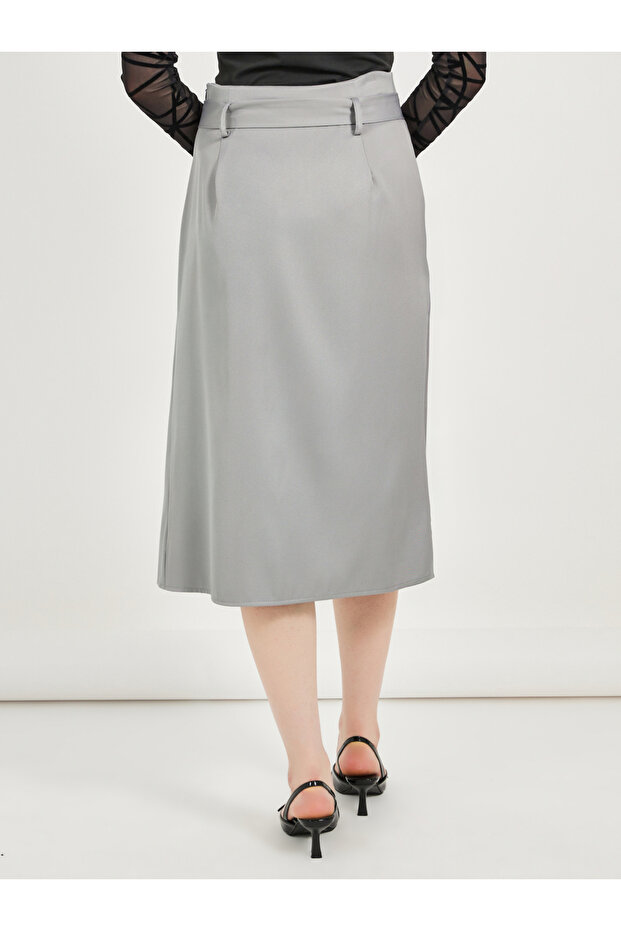 تنورة ميدي متداخلة بلون سادة مع تفاصيل ملفوفة - 4