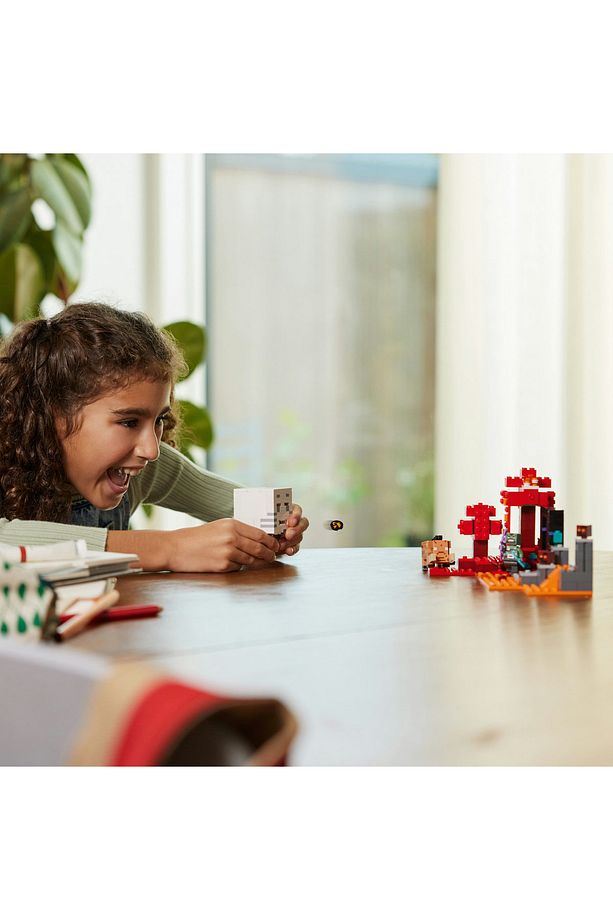 ® Minecraft® Nether Geçidi Pususu 21255 - 8+ Yaratıcı Oyuncak Yapım Seti (352 Parça) - 5