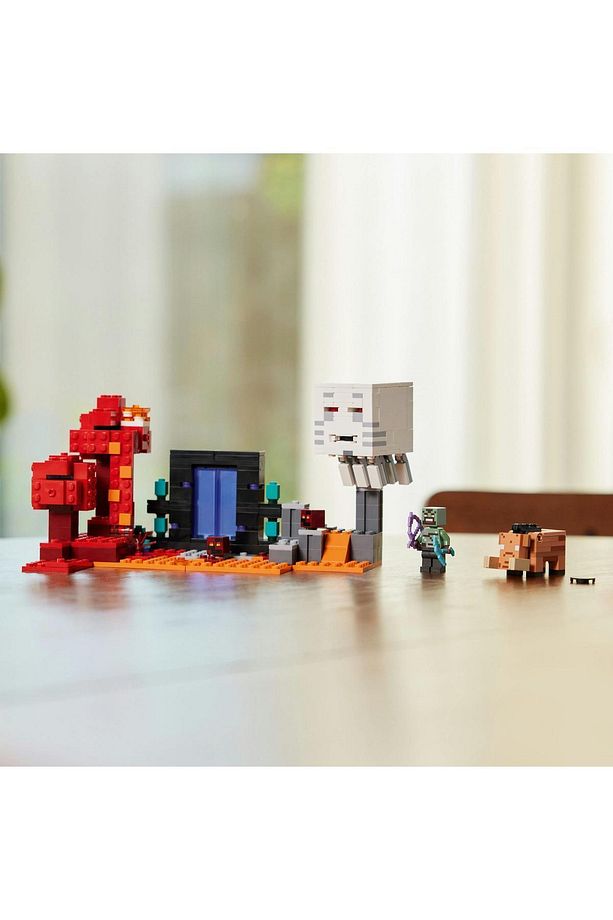 ® Minecraft® Nether Geçidi Pususu 21255 - 8+ Yaratıcı Oyuncak Yapım Seti (352 Parça) - 9