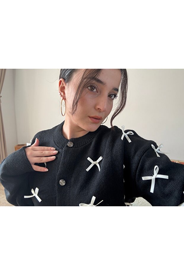 Buttoned-Ribbon Cardigan - 3