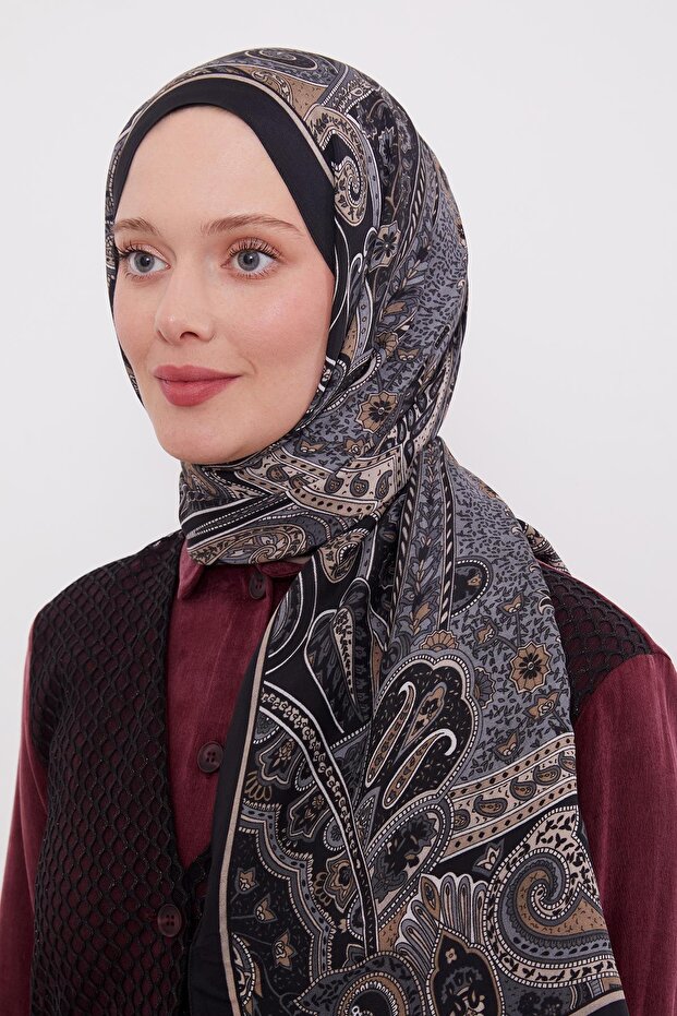 شال ملكي بنمط عرقي أسود - 1