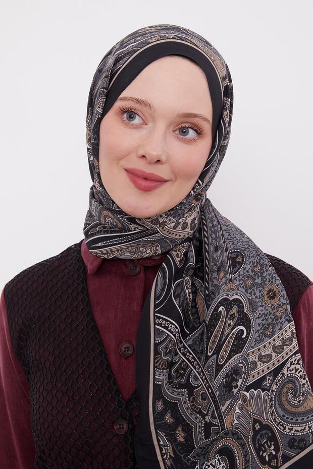 شال ملكي بنمط عرقي أسود - 2