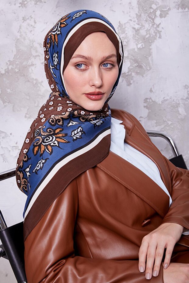 Brown Daisy Pattern Royal Shawl - 3
