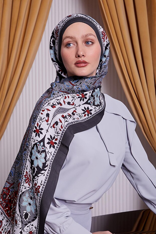 شال ملكي بنمط حافز ذو حافة سوداء