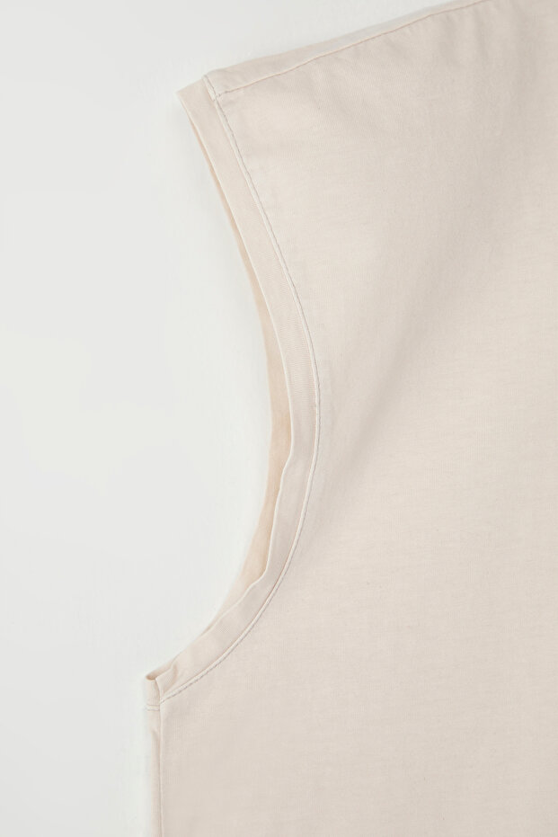 Taş Oversize/Geniş Kesim Eskitme/Soluk Efekt Etiket Detaylı T-Shirt/Atlet TMNSS25AL00001 - 4