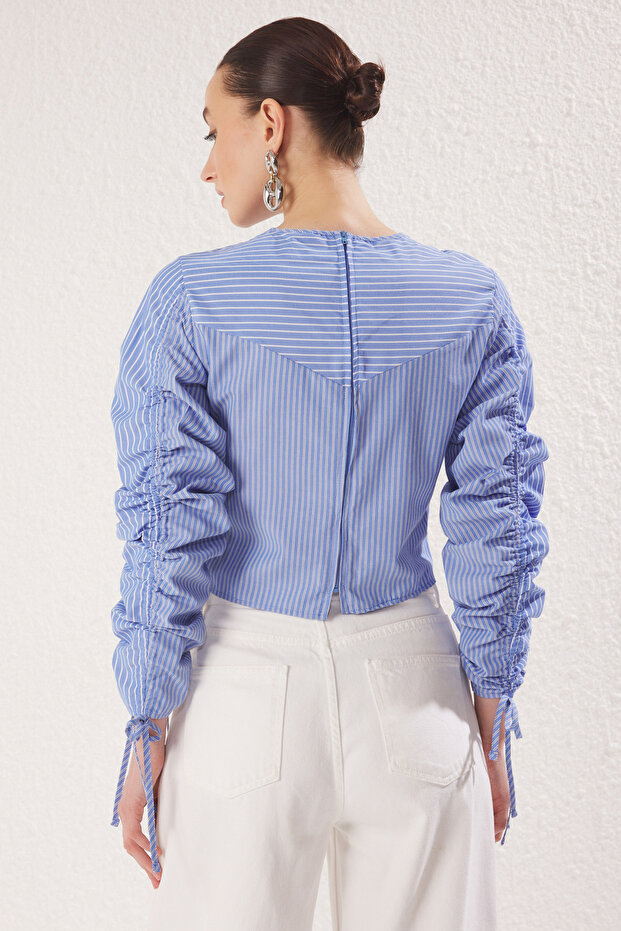 Mavi Kareli Bisiklet Yaka Büzgü Detaylı Crop Dokuma Bluz TWOSS25BZ00256 - 5