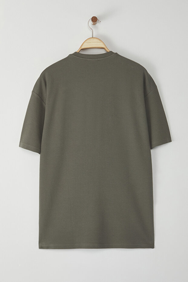 Haki Oversize/Geniş Kesim Dokulu Cep Detaylı Kısa Kol T-shirt TMNSS25TS00061 - 10