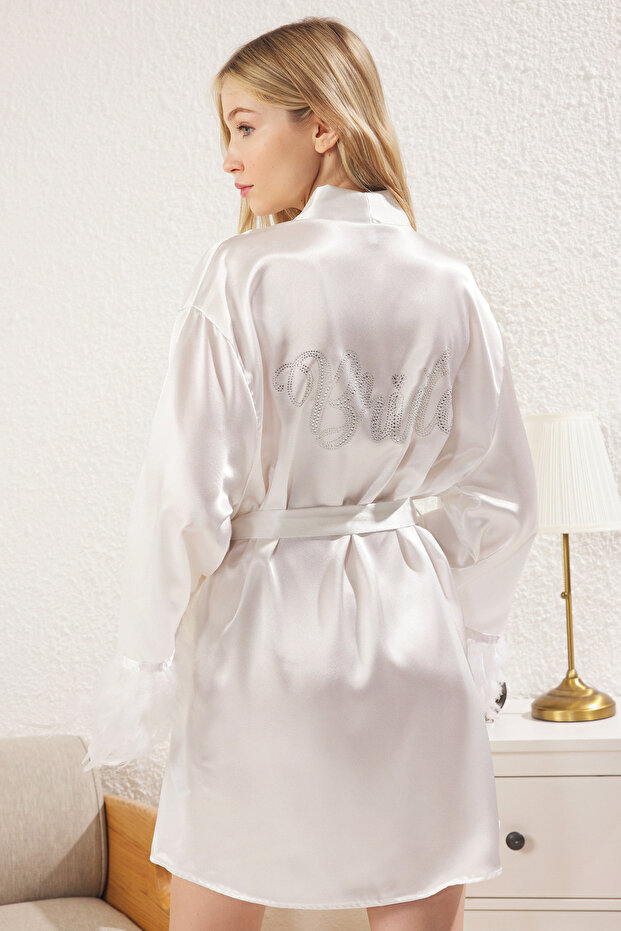Bride/Bridal Beyaz Kuşaklı Sloganlı Otriş Detaylı Saten Dokuma Sabahlık THMSS25SB00002 - 9