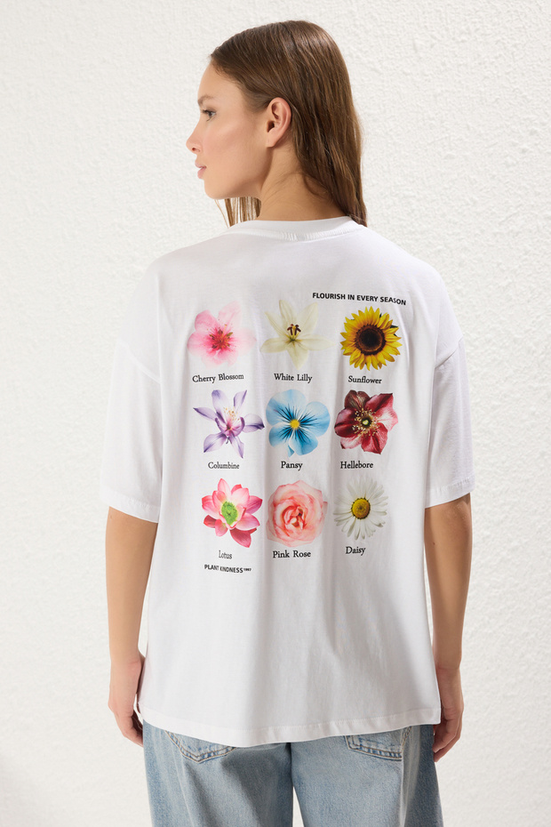 Beyaz %100 Kalın Pamuklu Oversize/Geniş Kalıp Ön Arka Çiçek Baskılı Örme T-Shirt TWOSS25TS00099 - 5
