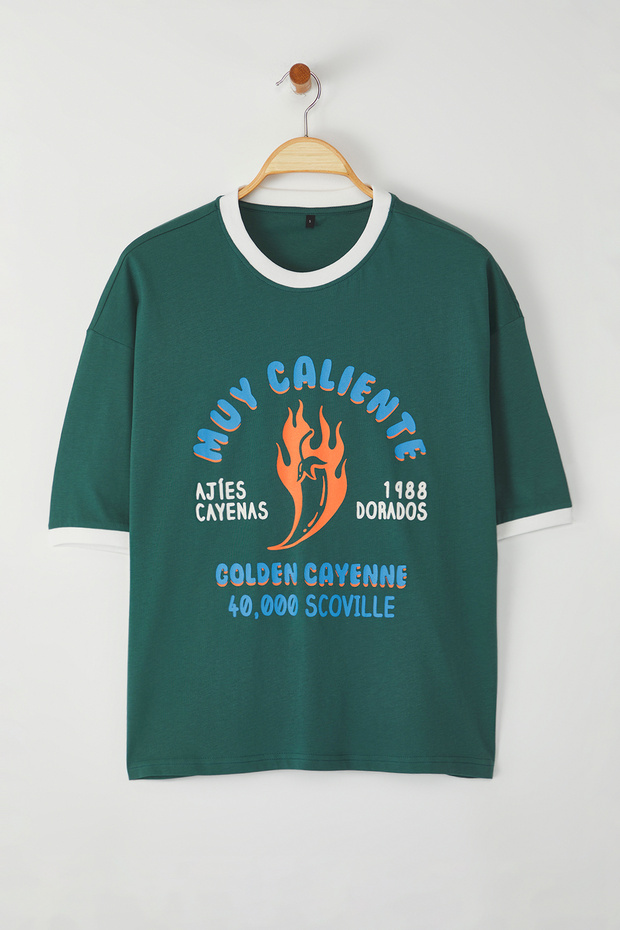 Zümrüt Yeşili Boxy/Kare Kesim %100 Pamuklu Baskılı T-Shirt TMNSS25TS00050 - 1
