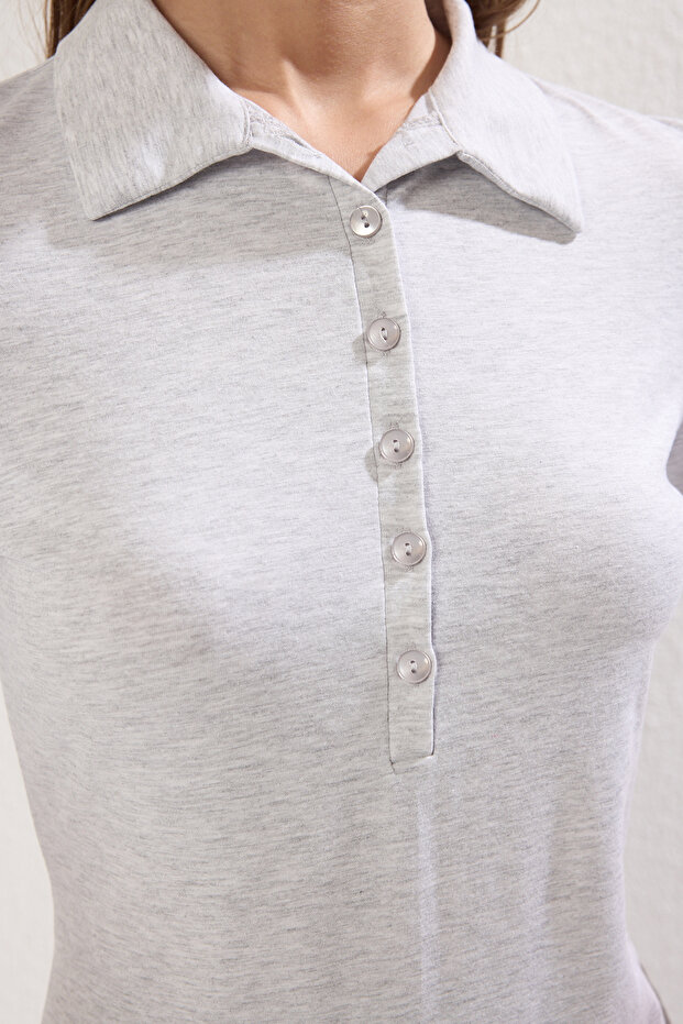 Gri Melanj Polo Yaka Truvakar Kol Fitted/Vücuda Oturan Örme Bluz TWOSS25BZ00027 - 3