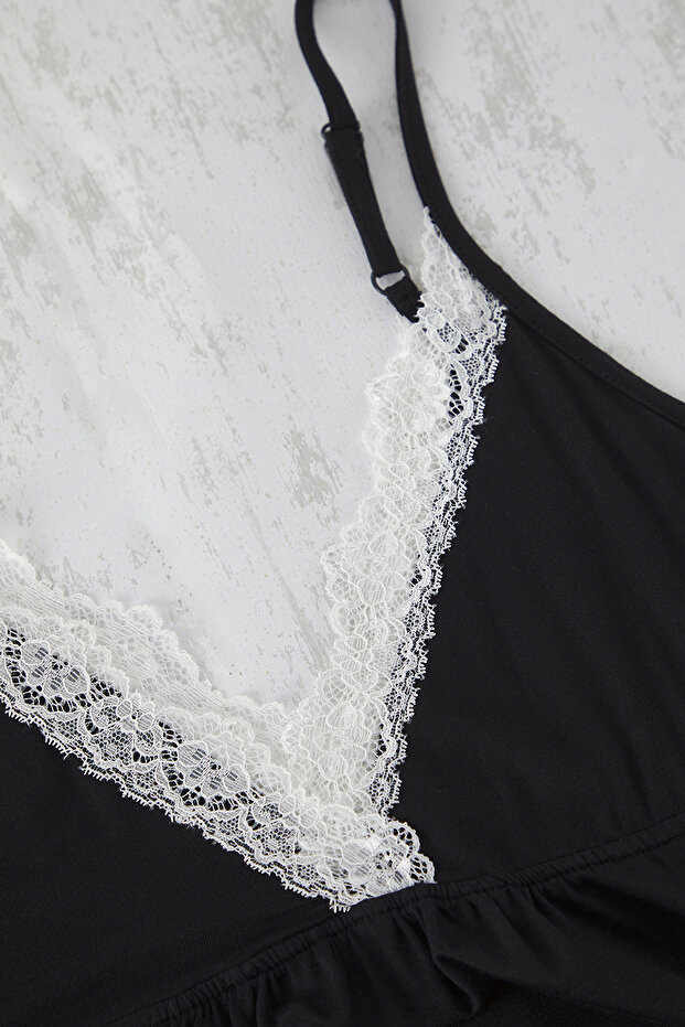Siyah V Yaka Dantel Detaylı Viskon Örme Hamile & Büyük Beden Pijama Takımı TBBSS25AI00036 - 11