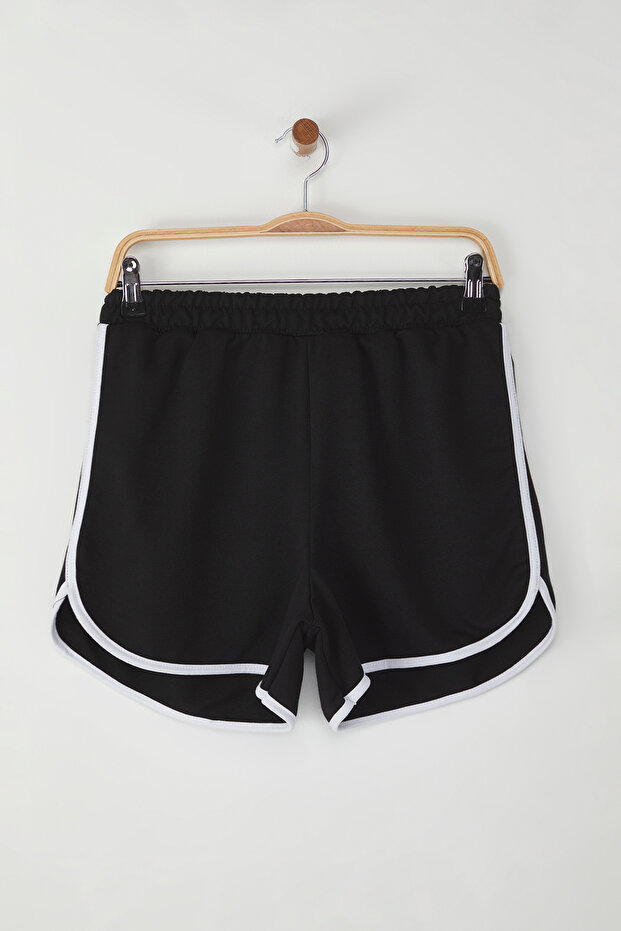 Siyah Renk Bloklu Şerit Detaylı Lastikli Yüksek Bel Örme Şort TWOSS25SR00051 - 5