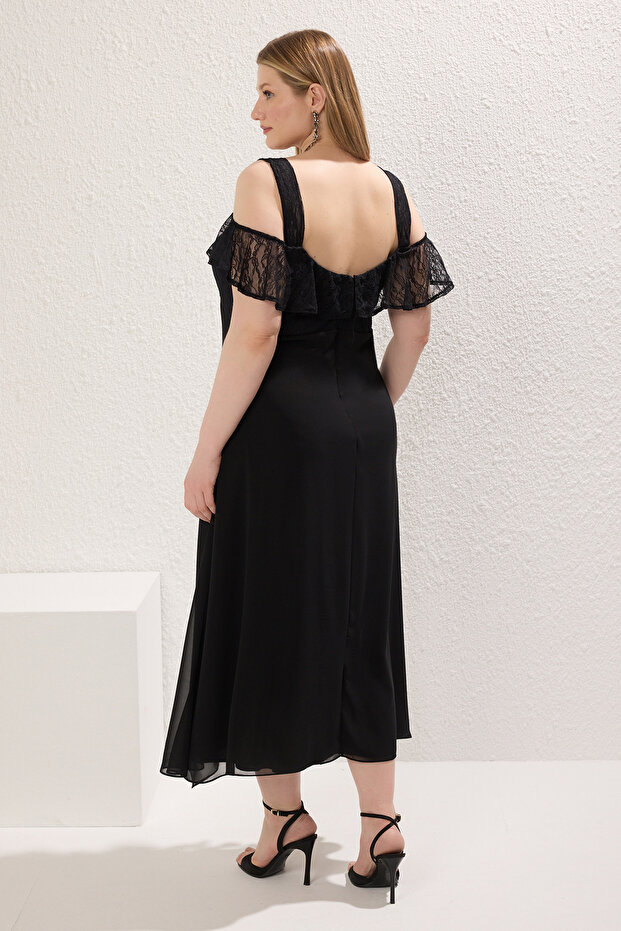 Siyah Dantel Detaylı Eteği Fırfırlı Büyük Beden Party/Mezuniyet/Abiye Elbise TBBSS25AH00144 - 4