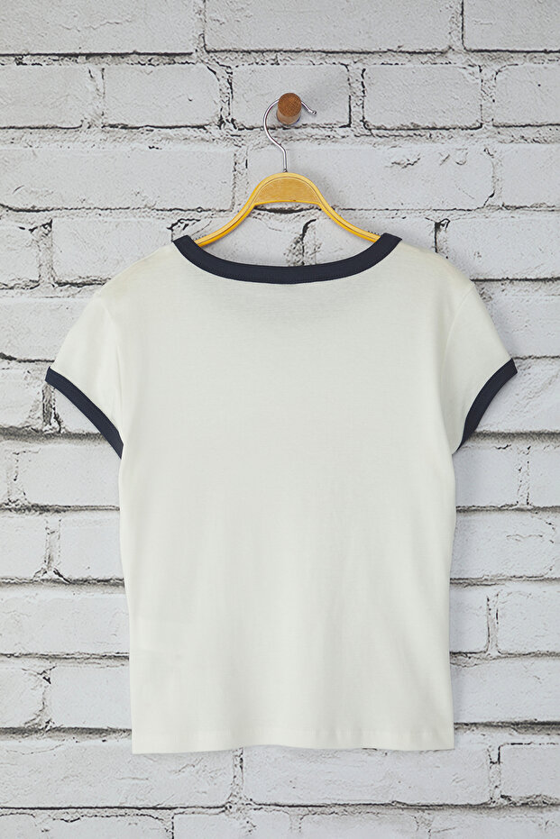 Ekru Slogan Baskı Renk Bloklu Fitted/Vücuda Oturan Örme T-Shirt TWOSS25TS00094 - 6