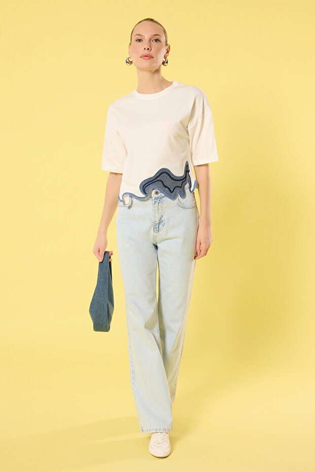 Ekru Dokuma Detaylı Relaxed/Rahat Kalıp Crop Örme Bluz TWOSS25BZ00365 - 2